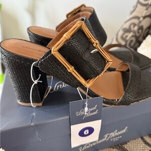 Universal Thread Black Heels with Modern Silhouette